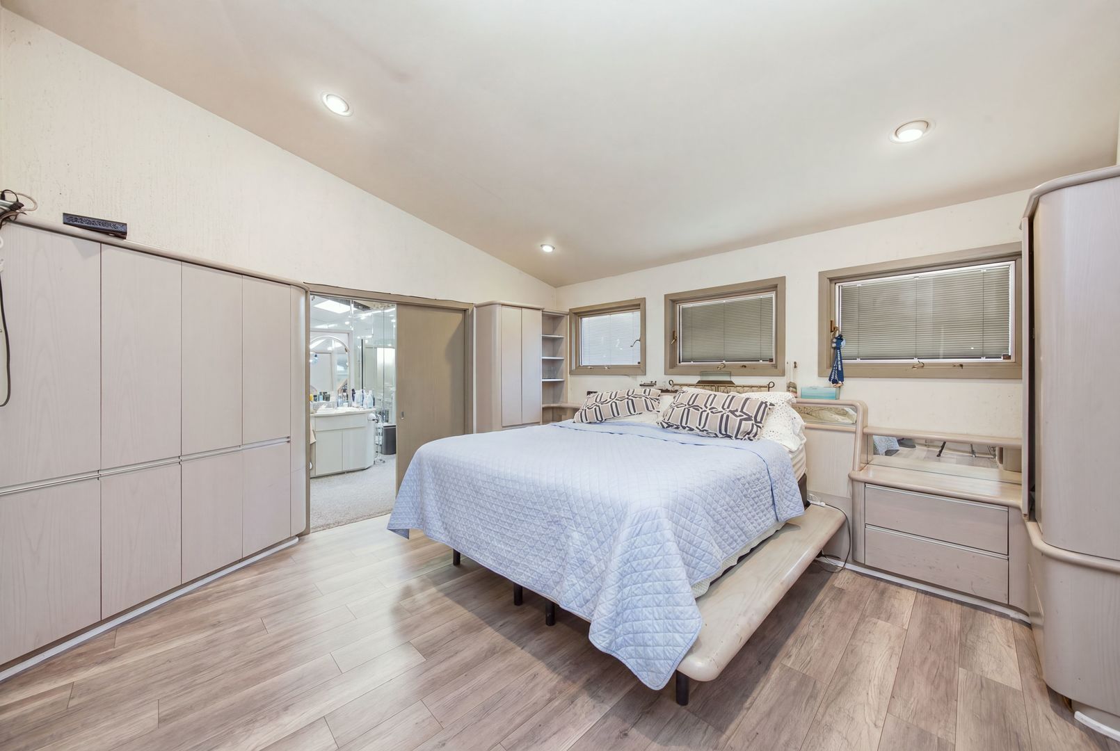 90 Graymoor Lane Property Photo 17