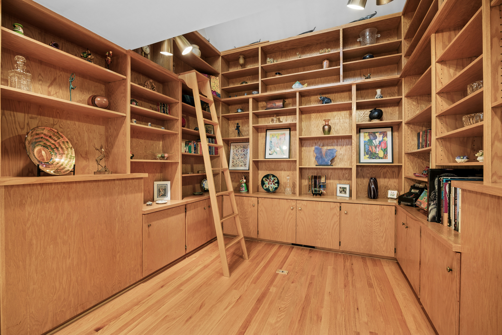 820 Ashland Avenue Property Photo 13