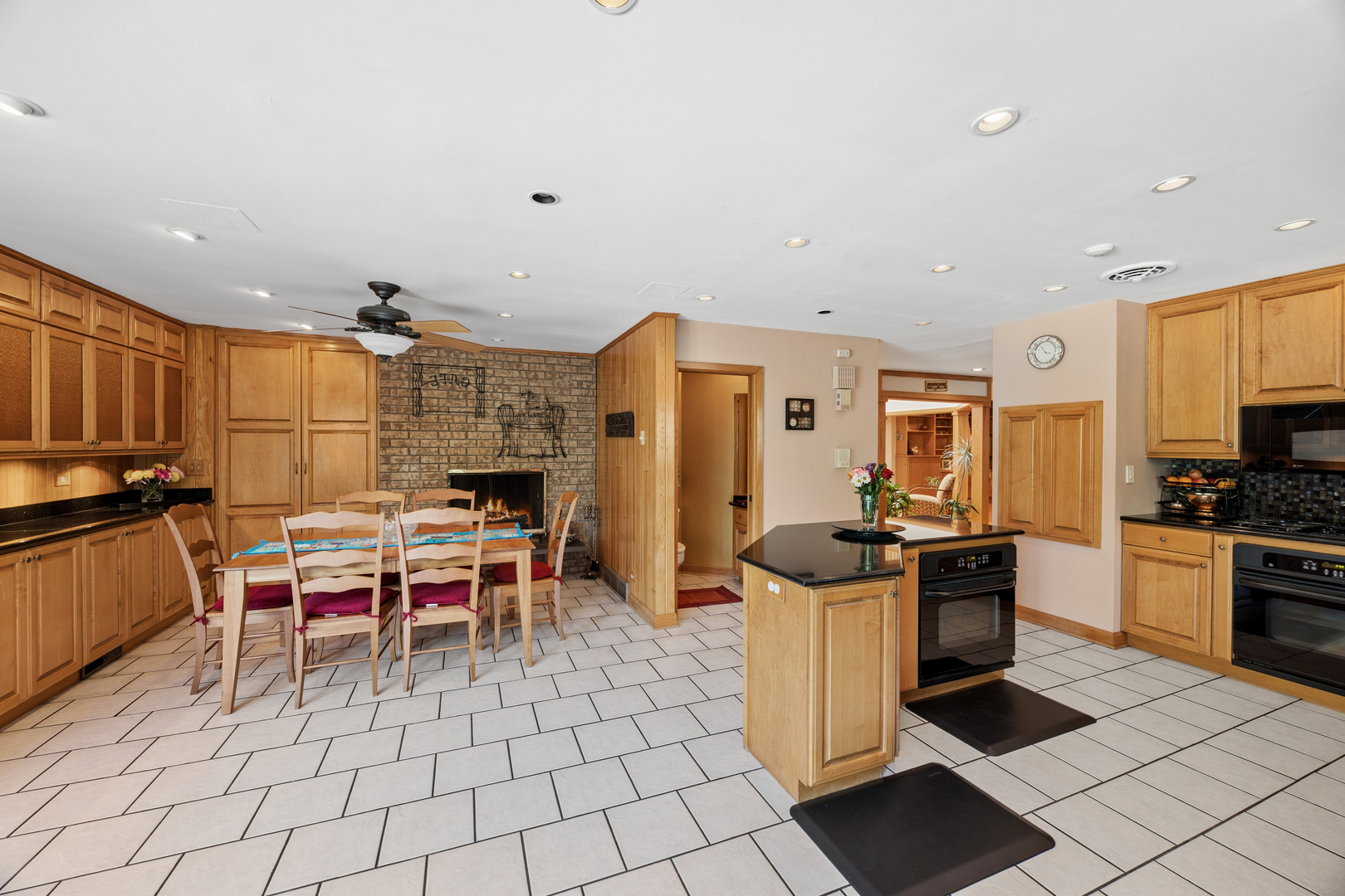 820 Ashland Avenue Property Photo 22
