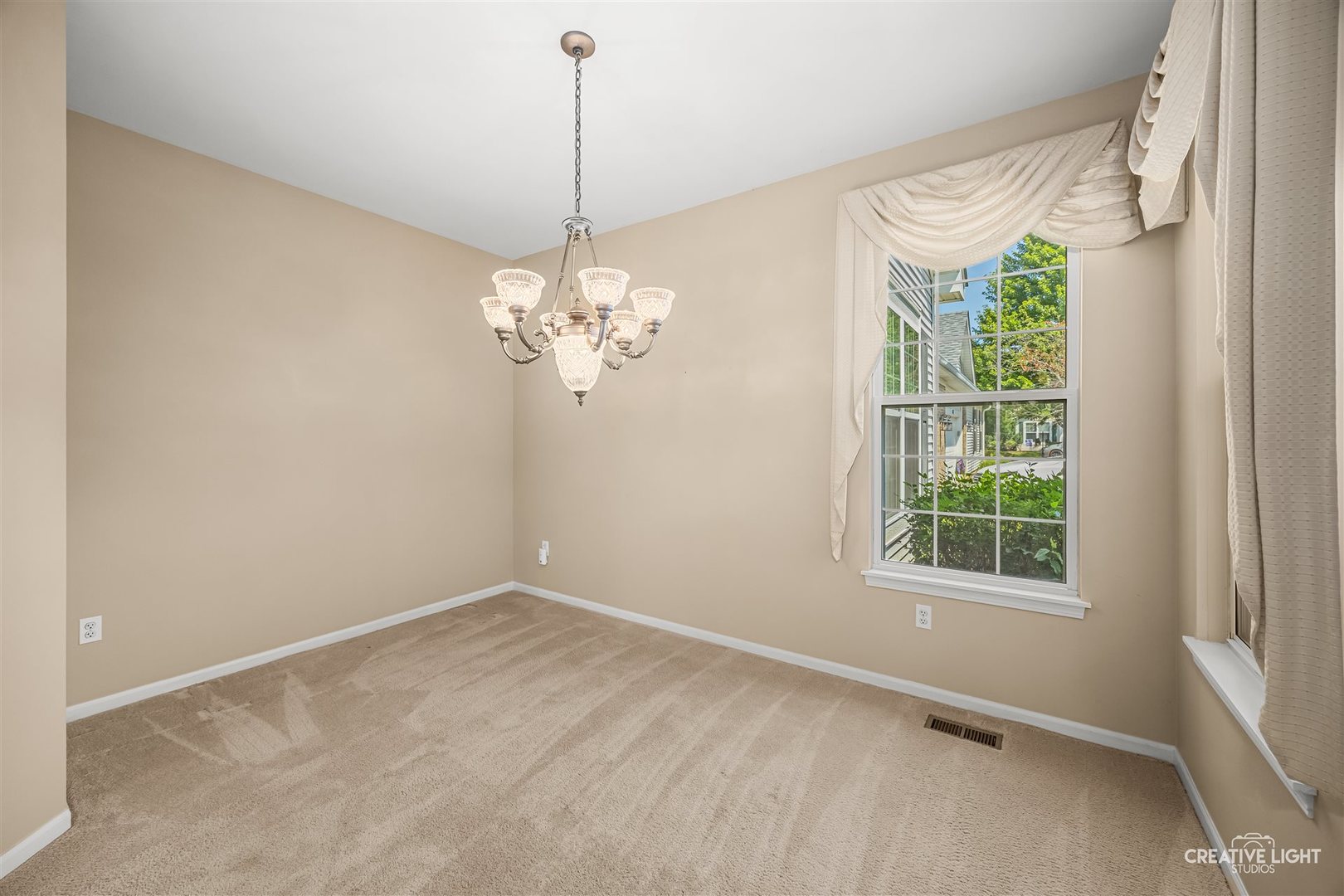 633 S Cadillac Circle Property Photo 4