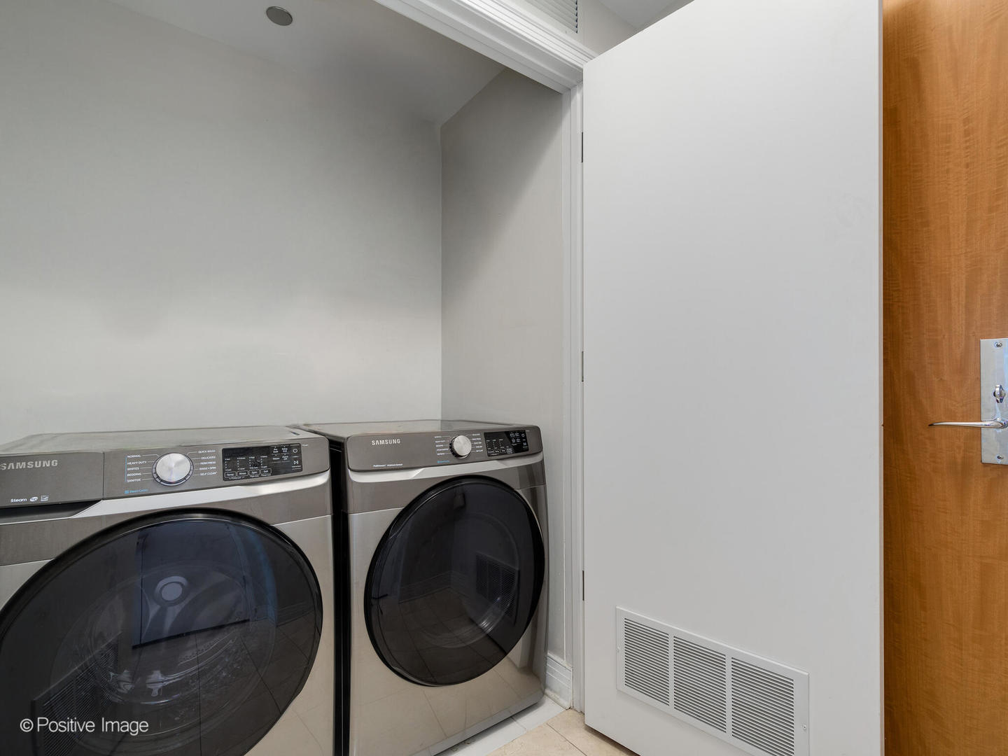 600 N Lake Shore Drive 1409 Property Photo 16