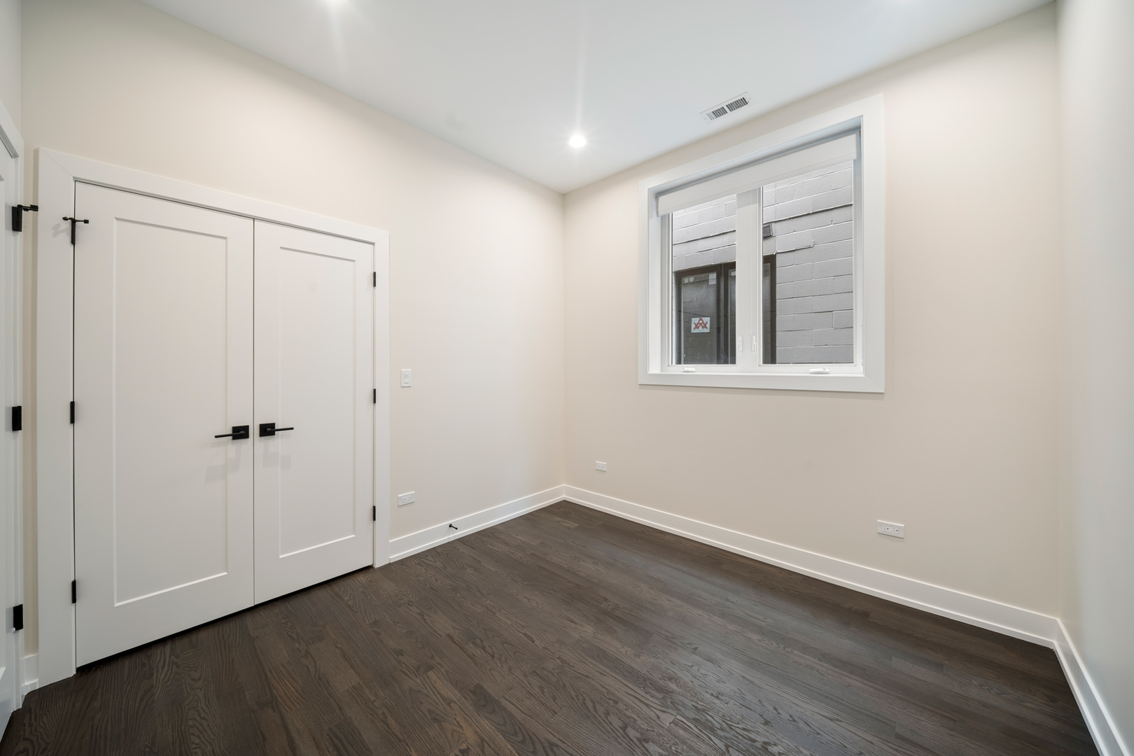 408 E 50th Place 1e Property Photo 15