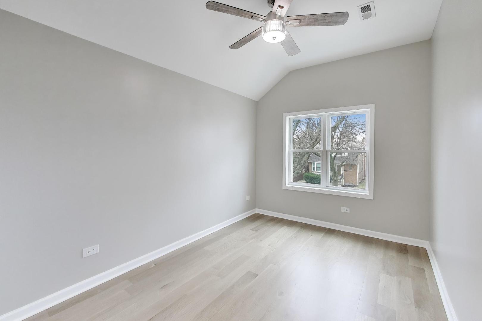 4065 N Meade Avenue Property Photo 27