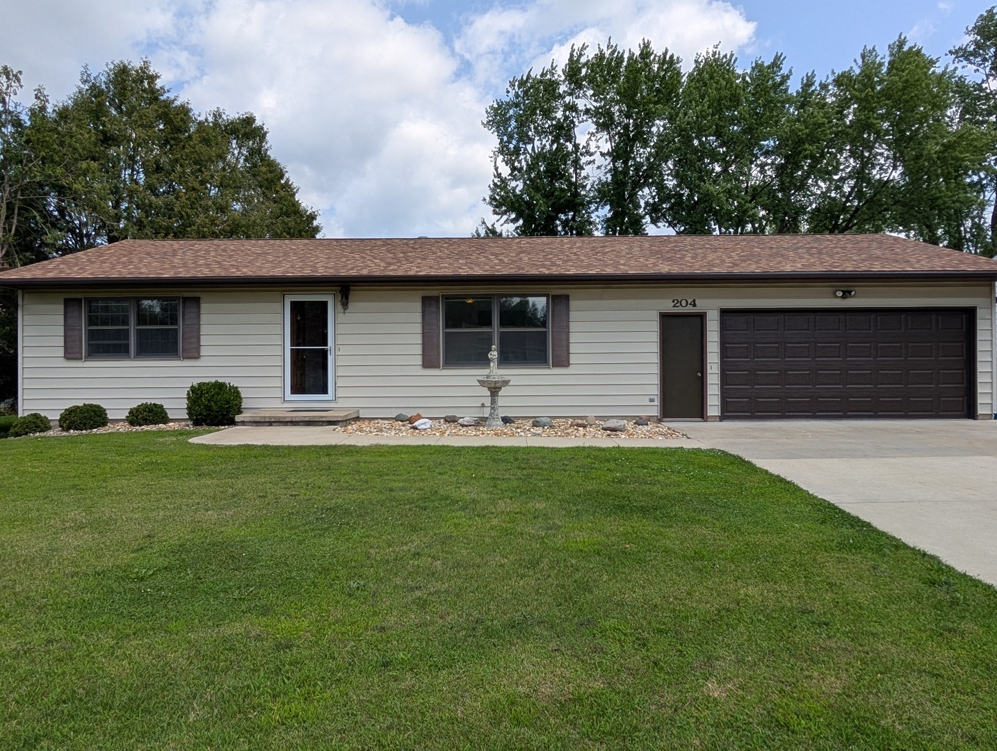 204 Hickory Drive Property Photo 1