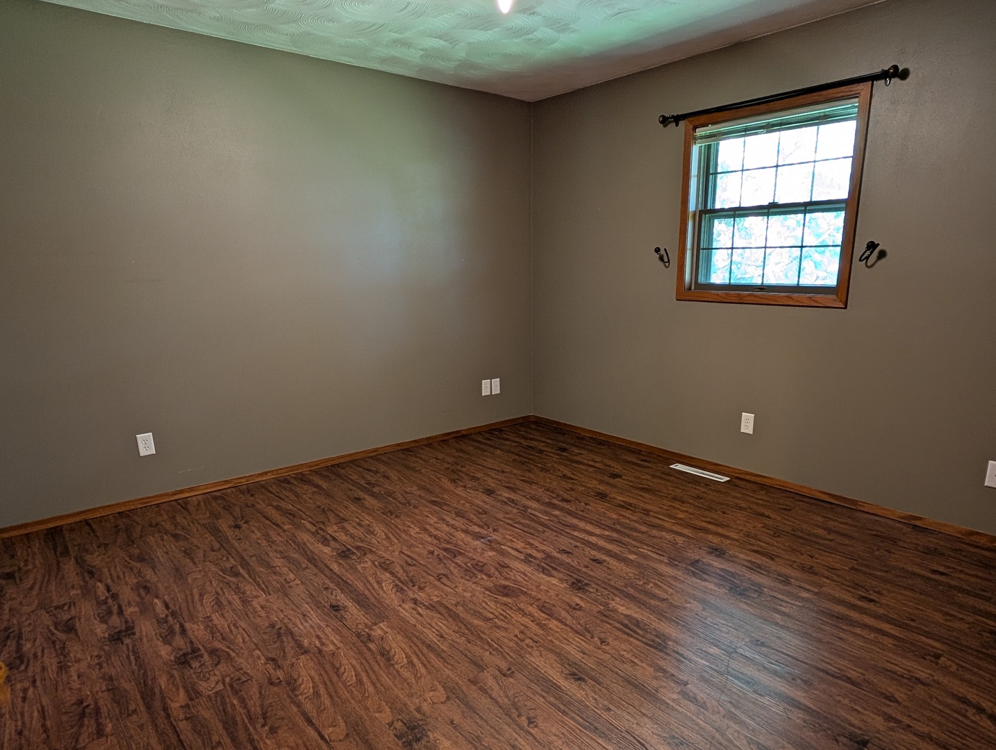 204 Hickory Drive Property Photo 8