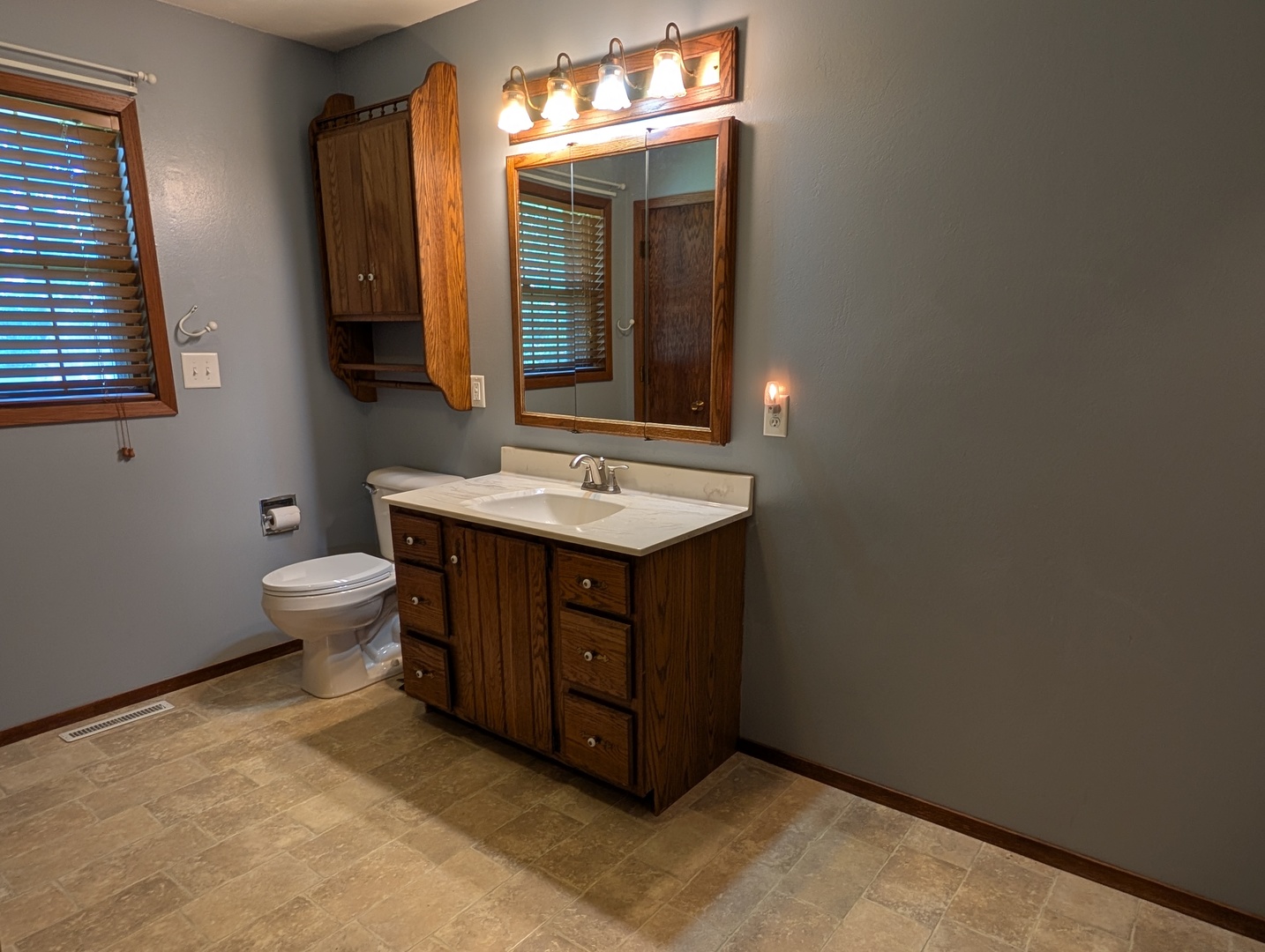 204 Hickory Drive Property Photo 9