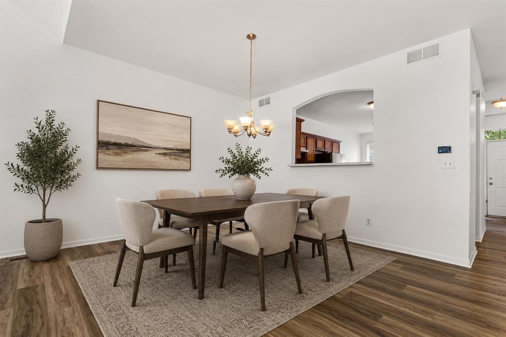 2947 Troon Court Property Photo 6