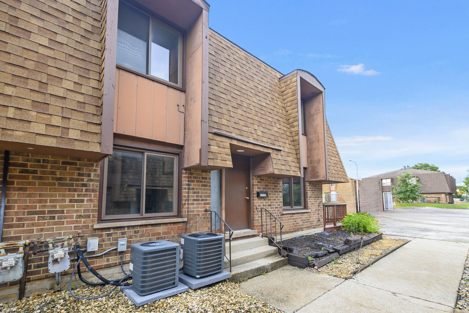 12752 Kenneth Avenue C Property Photo 3