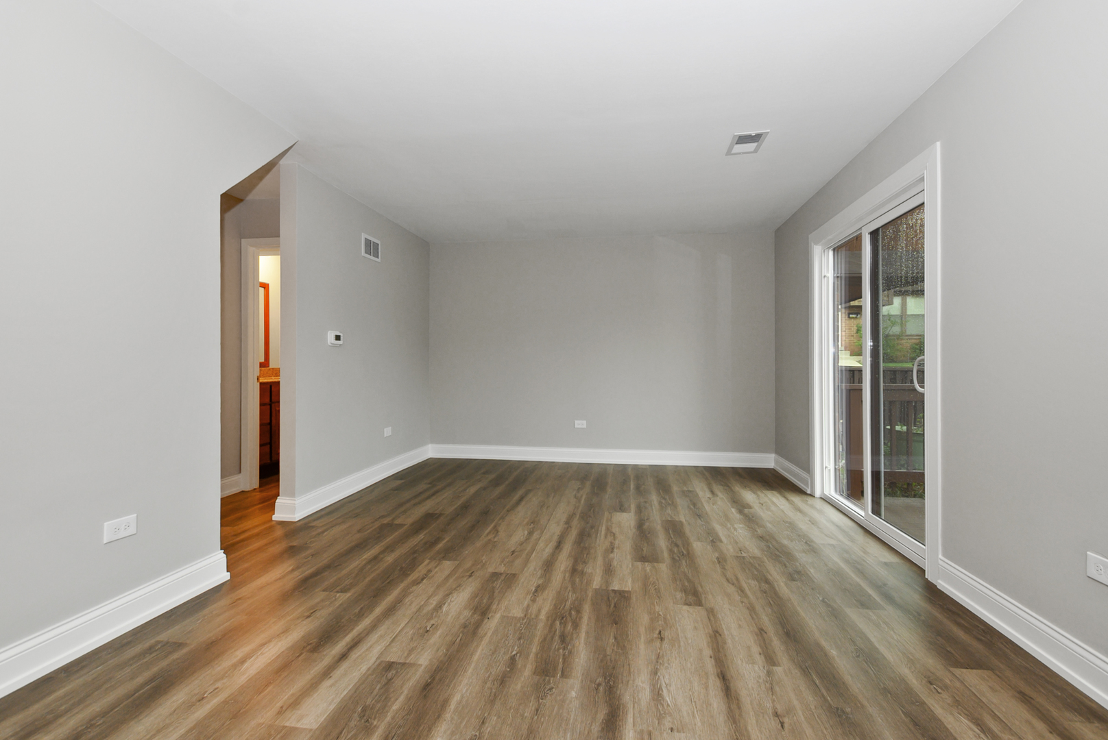 12752 Kenneth Avenue C Property Photo 6