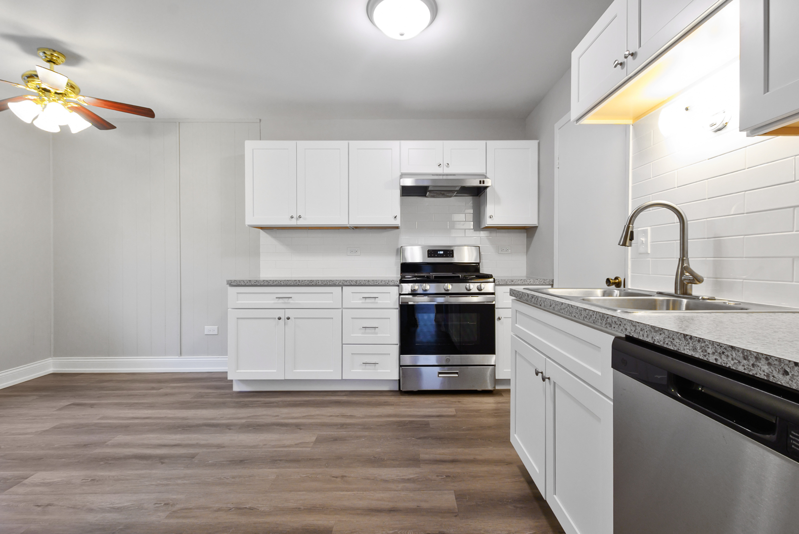 12752 Kenneth Avenue C Property Photo 14