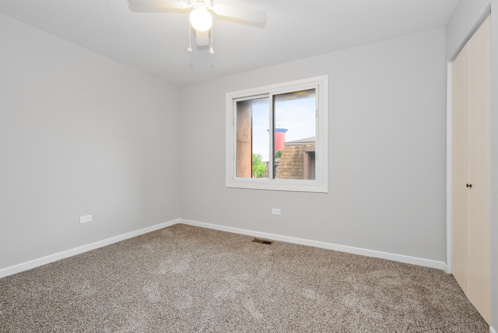 12752 Kenneth Avenue C Property Photo 19