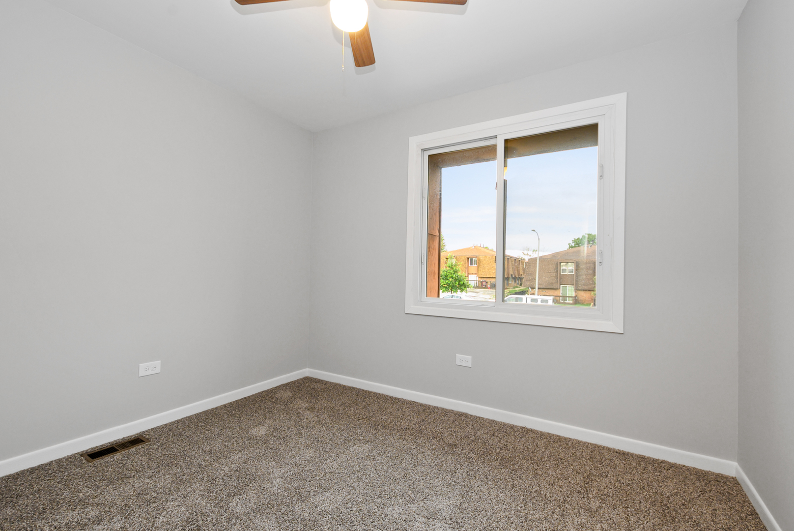 12752 Kenneth Avenue C Property Photo 21
