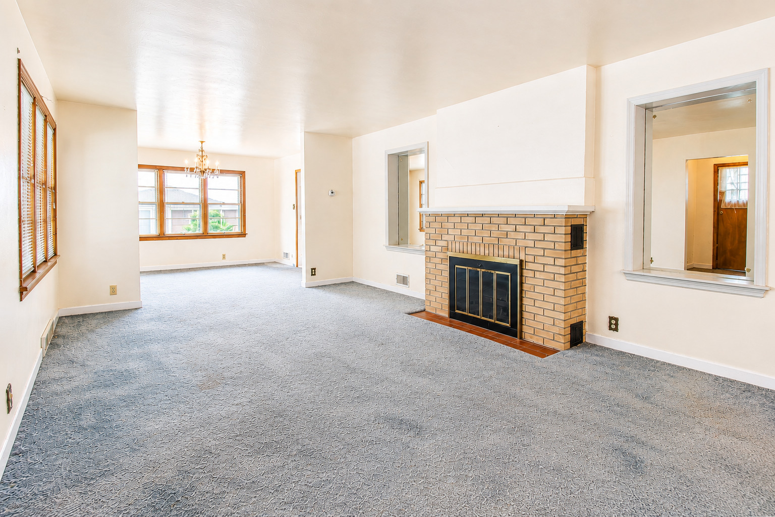 1067 Wentworth Avenue Property Photo 6