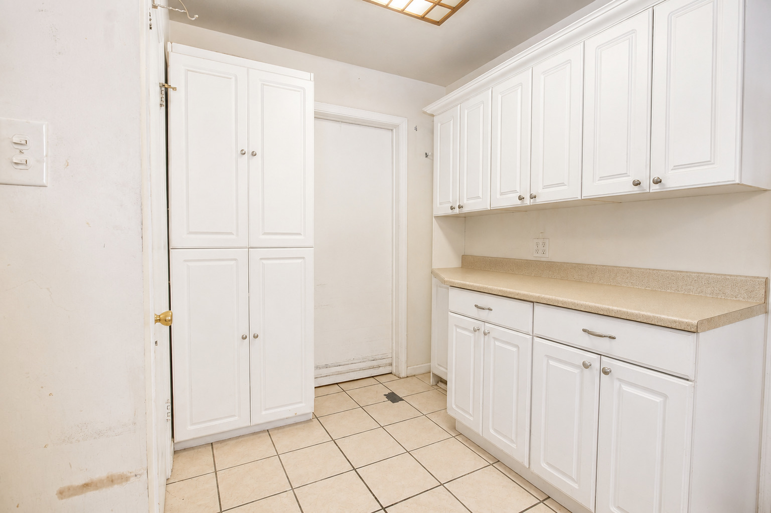 1067 Wentworth Avenue Property Photo 16