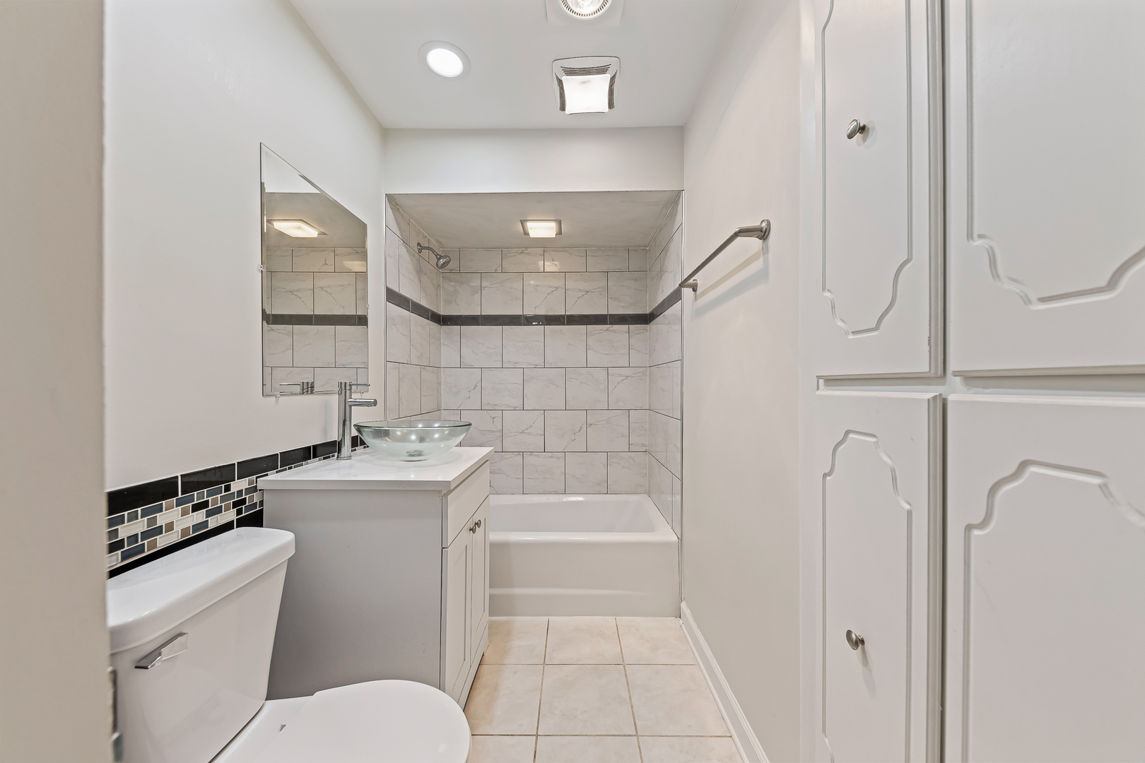 7144 173rd Place Property Photo 6