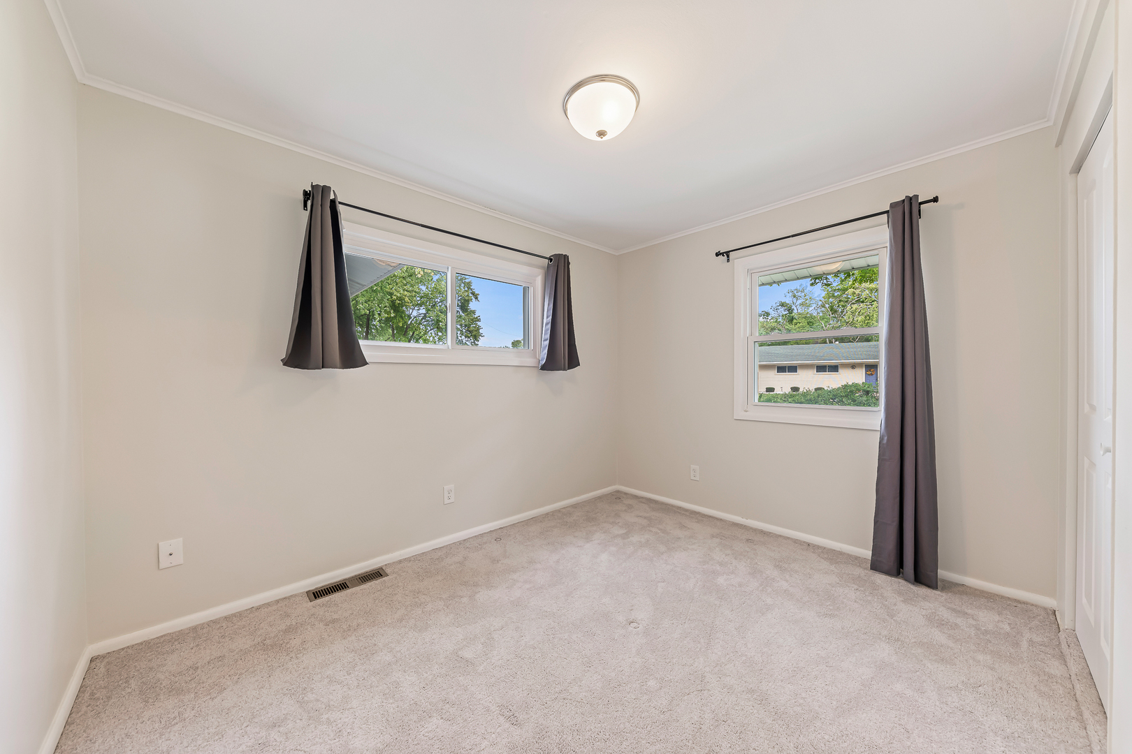 7144 173rd Place Property Photo 9