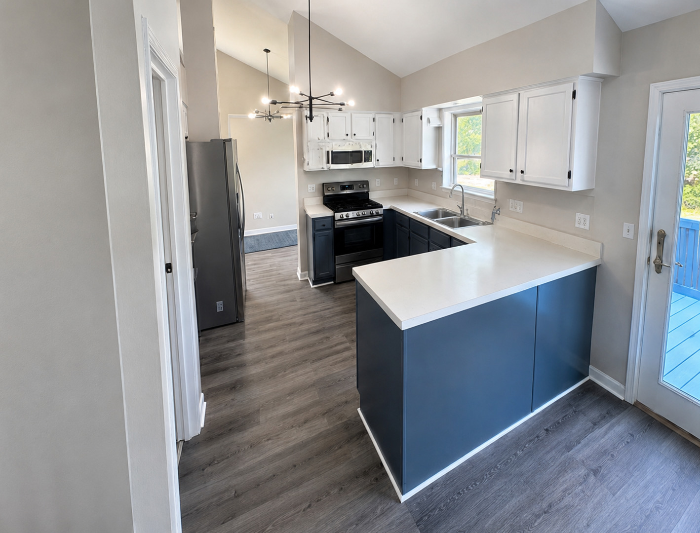 1432 Huntcliff Road Property Photo 2