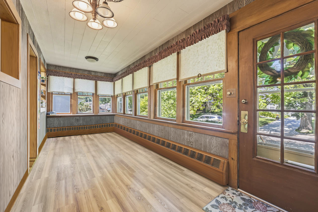 35 Woodland Avenue Property Photo 2