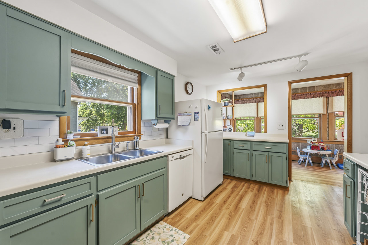 35 Woodland Avenue Property Photo 4