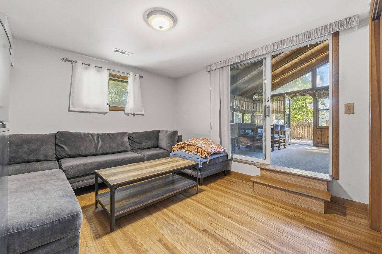 35 Woodland Avenue Property Photo 10
