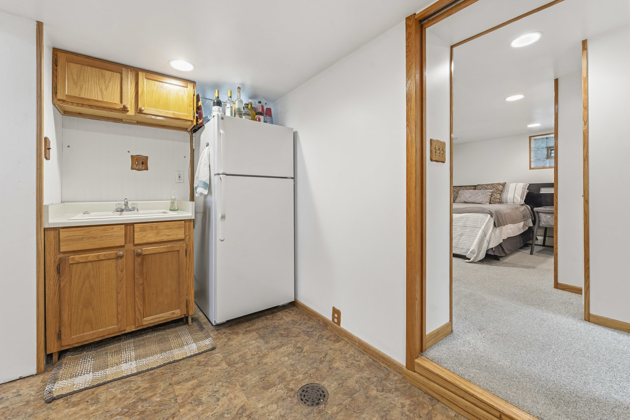 35 Woodland Avenue Property Photo 15