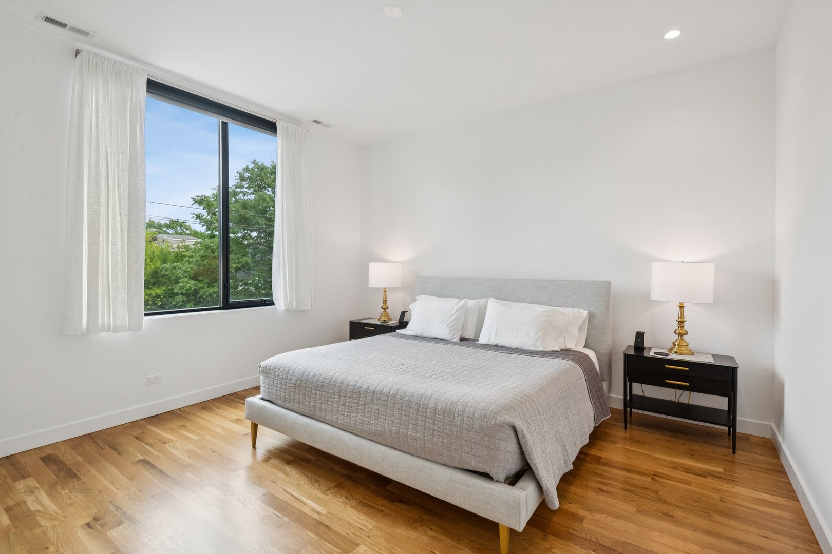 1827 N Milwaukee Avenue 301 Property Photo 8