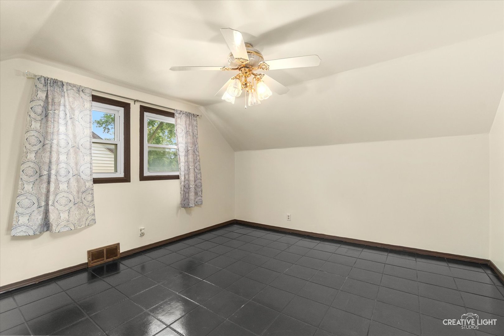 219 Saint Joseph Avenue Property Photo 13