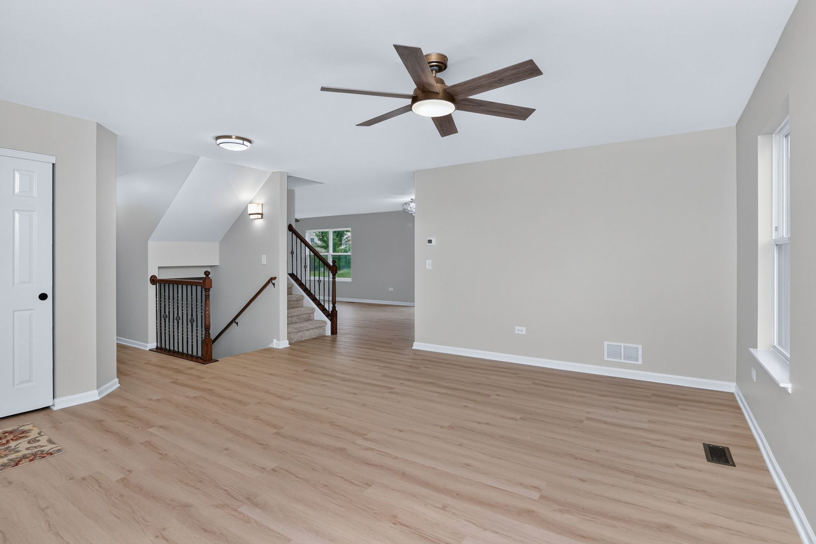 1816 Oxford Way Property Photo 5