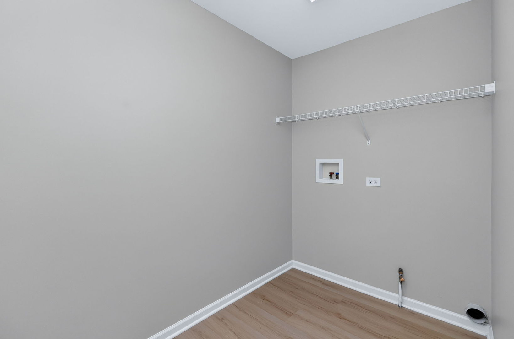 1816 Oxford Way Property Photo 8