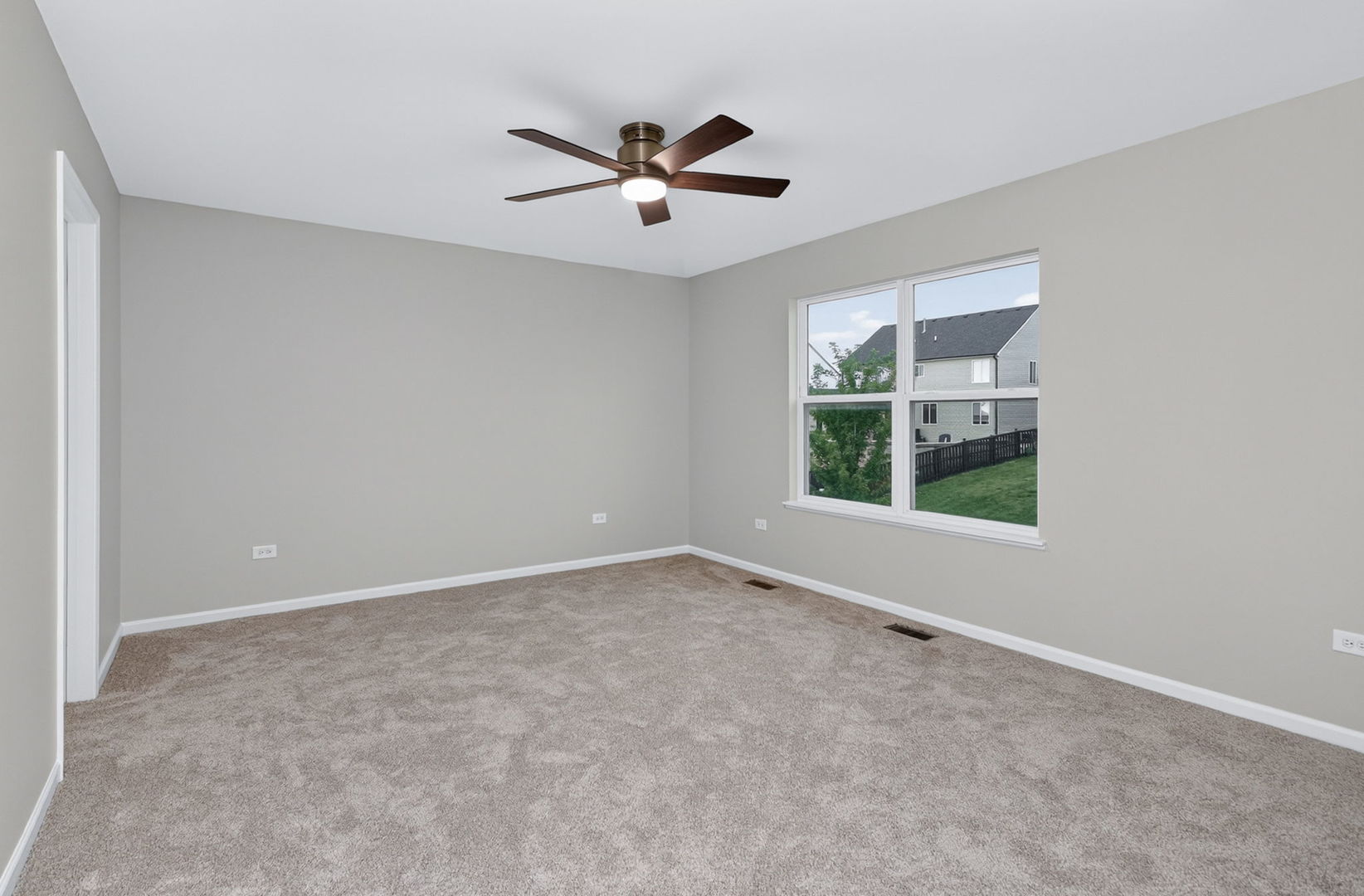 1816 Oxford Way Property Photo 17