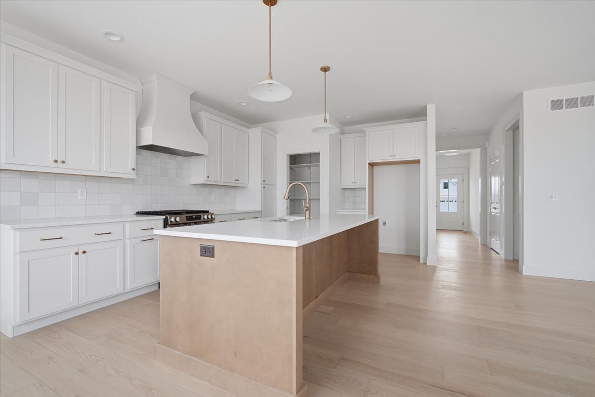 5210 Castlebar Drive Property Photo 10