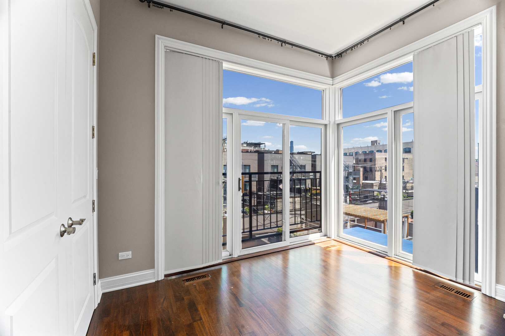 831 N Paulina Street 2e Property Photo 16