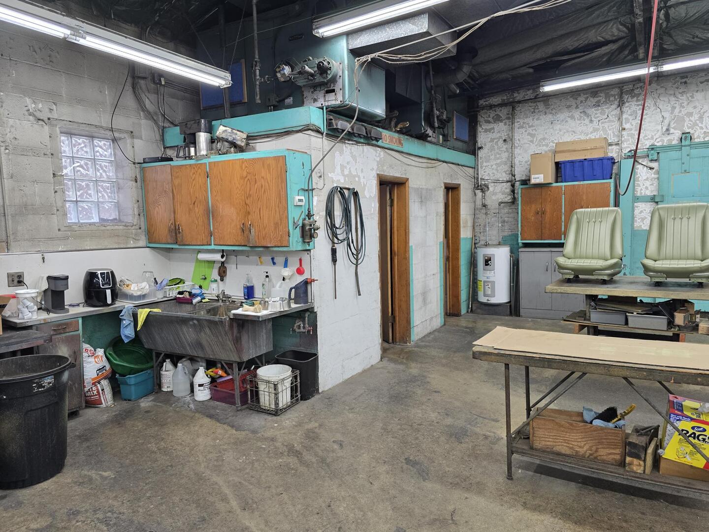 6243 N Clark Street Property Photo 12