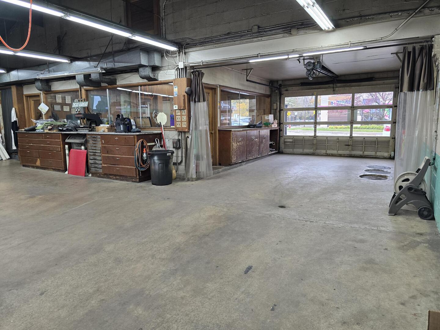 6243 N Clark Street Property Photo 14