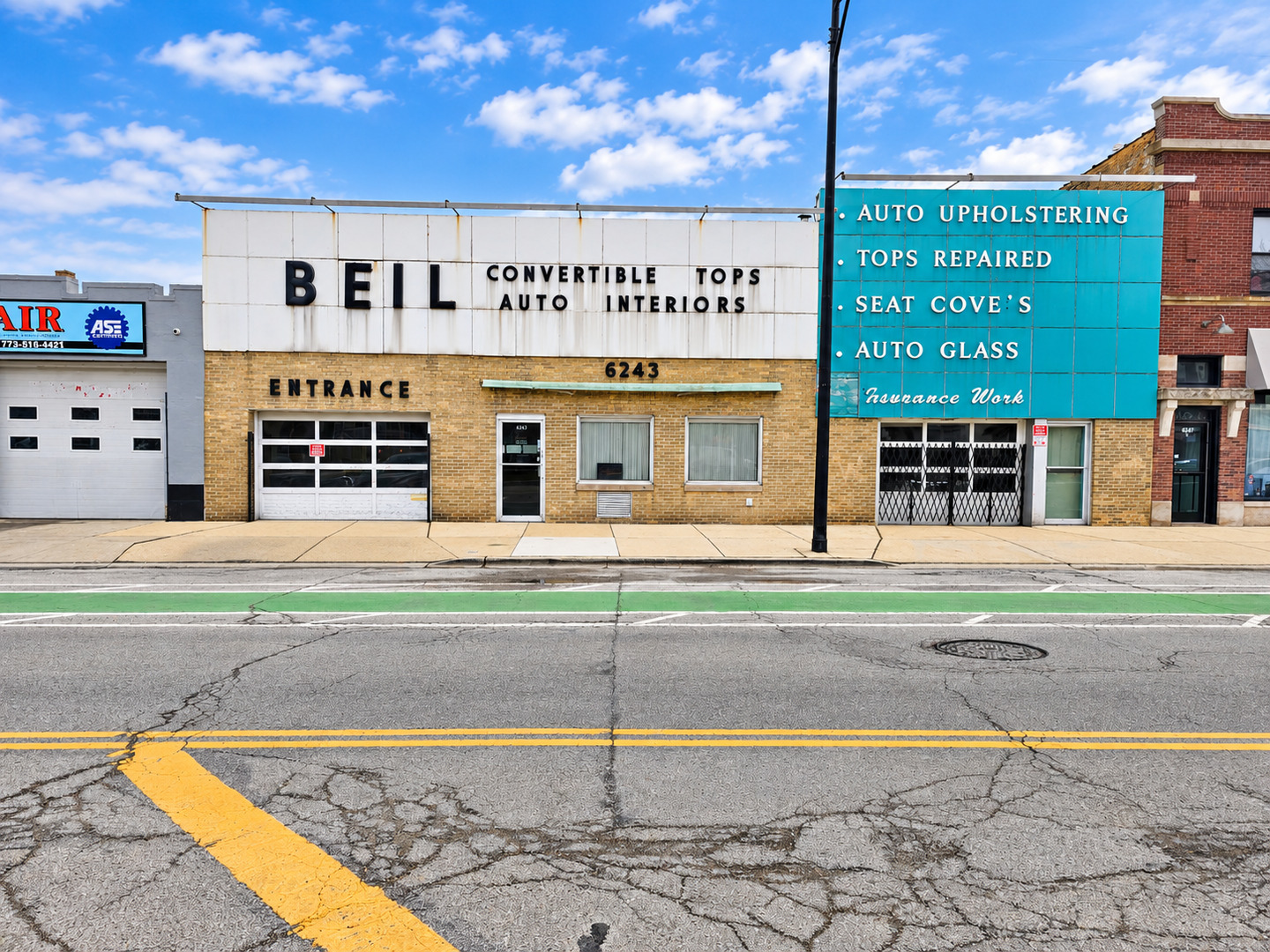 6243 N Clark Street Property Photo 1