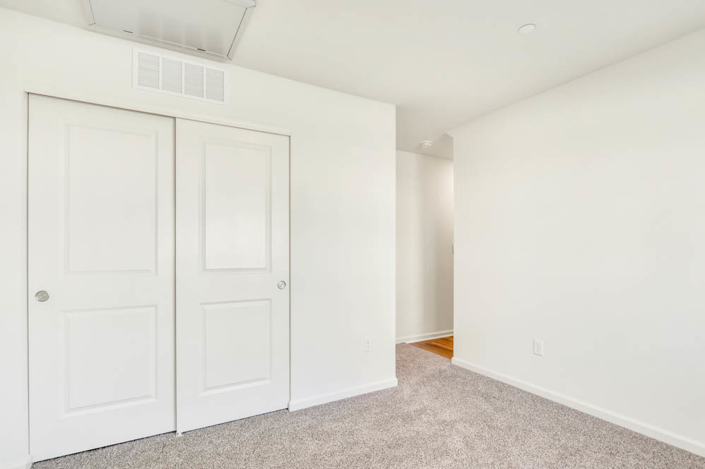 2052 Yellowstone Boulevard Property Photo 18