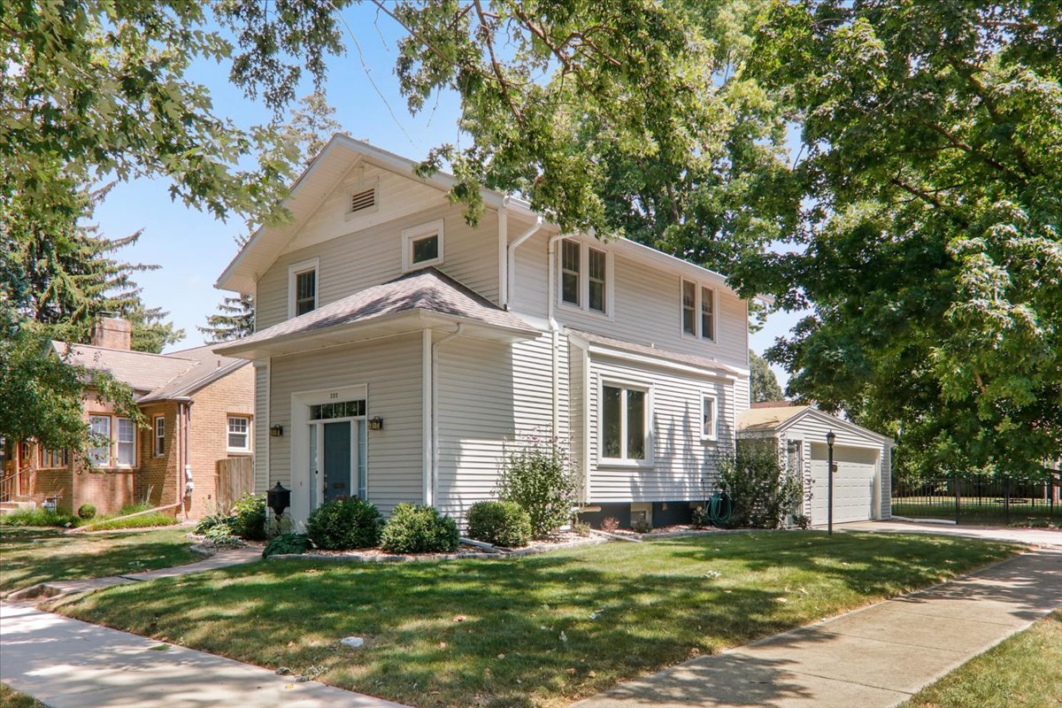 222 S Florence Avenue Property Photo 1