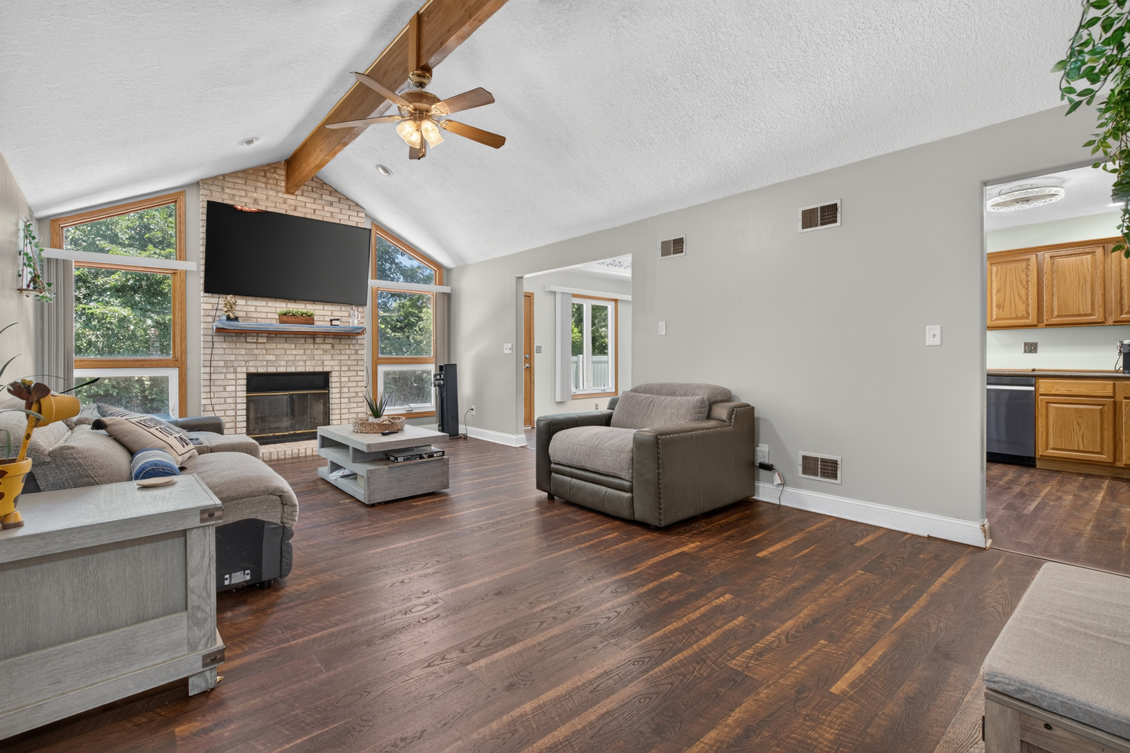 442 W Anndon Drive Property Photo 3