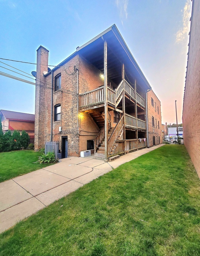 2747 N Oak Park Avenue Property Photo 7
