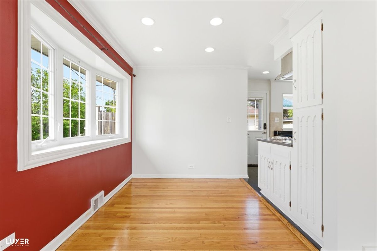2 Washington Street Property Photo 9