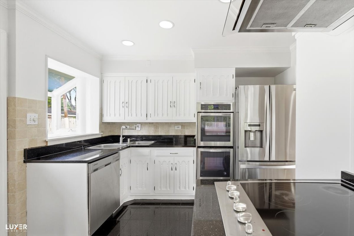 2 Washington Street Property Photo 10