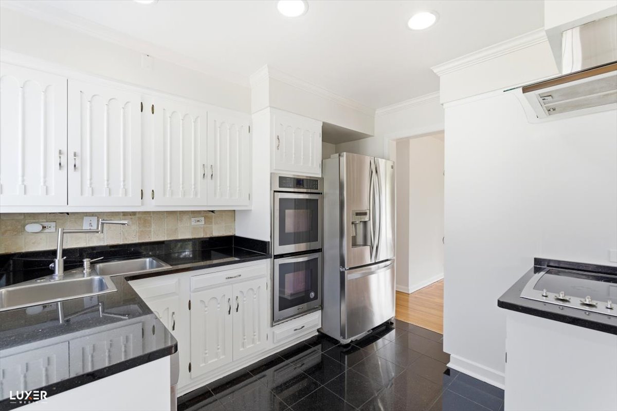 2 Washington Street Property Photo 11