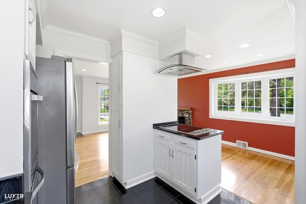 2 Washington Street Property Photo 13