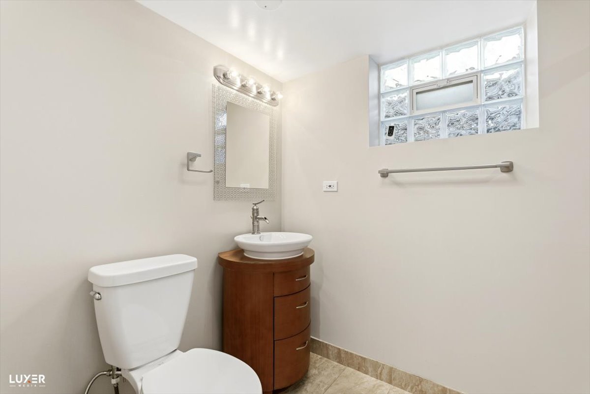 2 Washington Street Property Photo 26