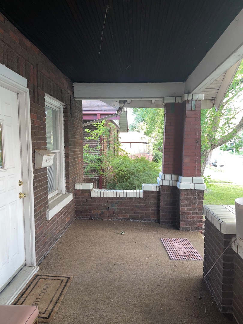 2068 S 05th Street Property Photo 2
