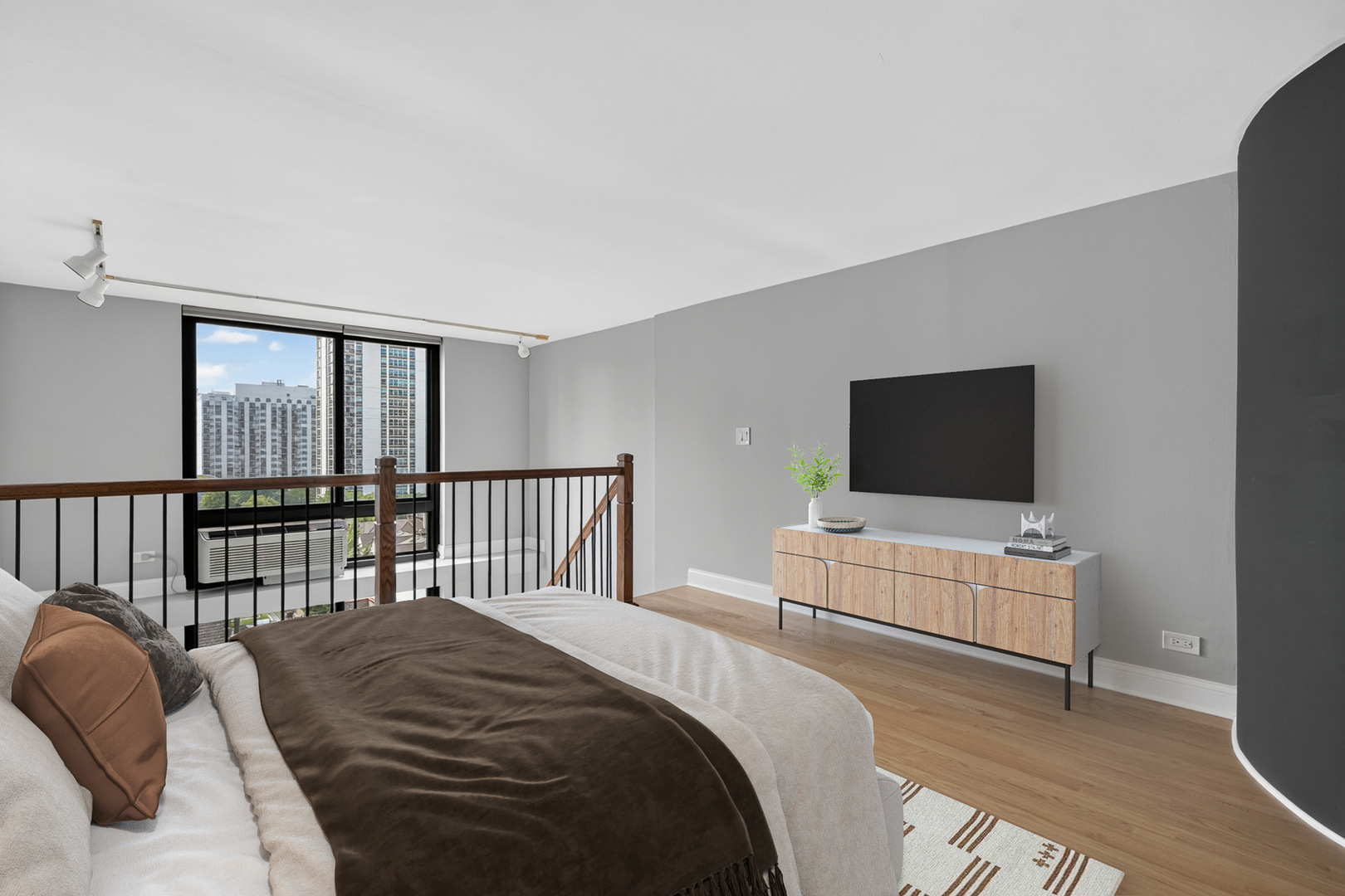 1221 N Dearborn Street 812n Property Photo 8