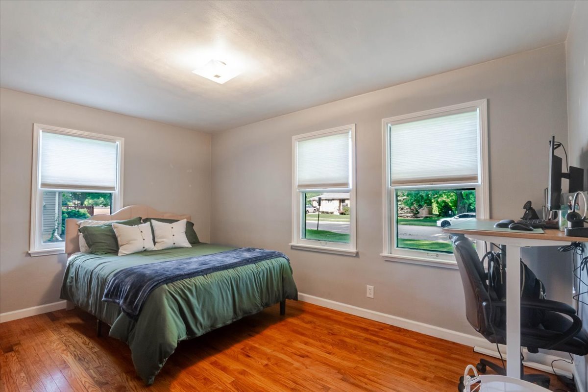 1011 Bakewell Avenue Property Photo 17