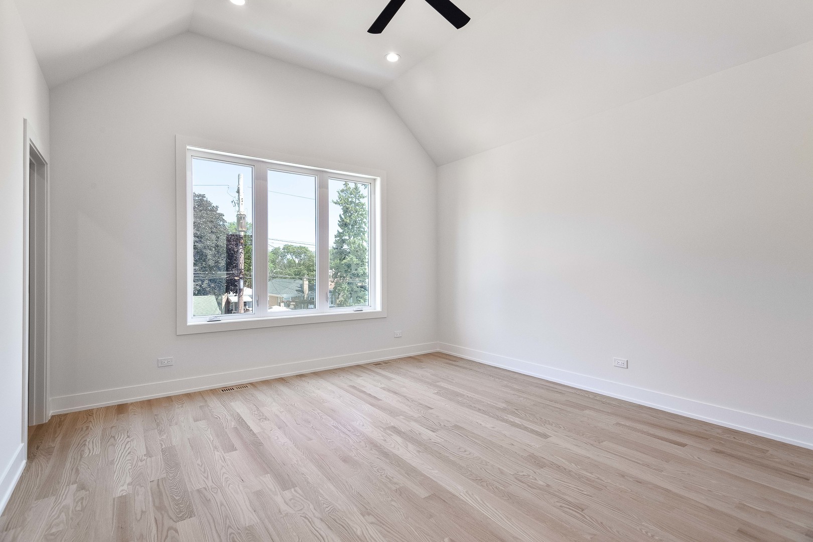 5355 N Melvina Avenue Property Photo 17