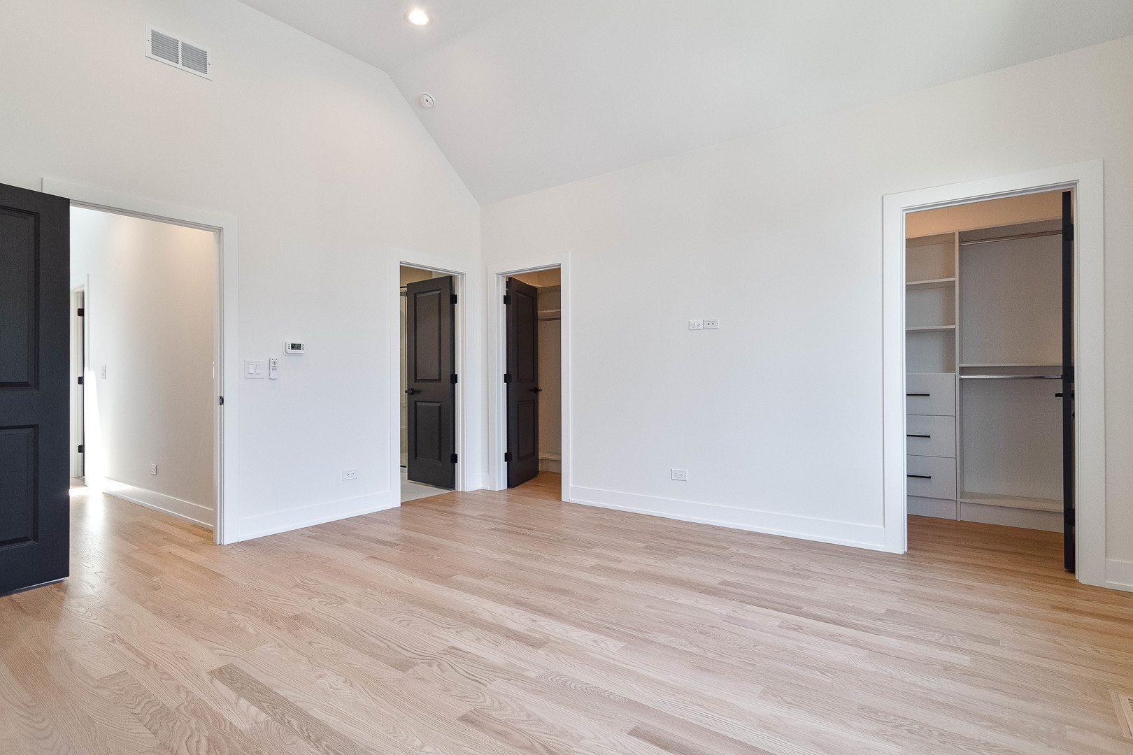 5355 N Melvina Avenue Property Photo 18