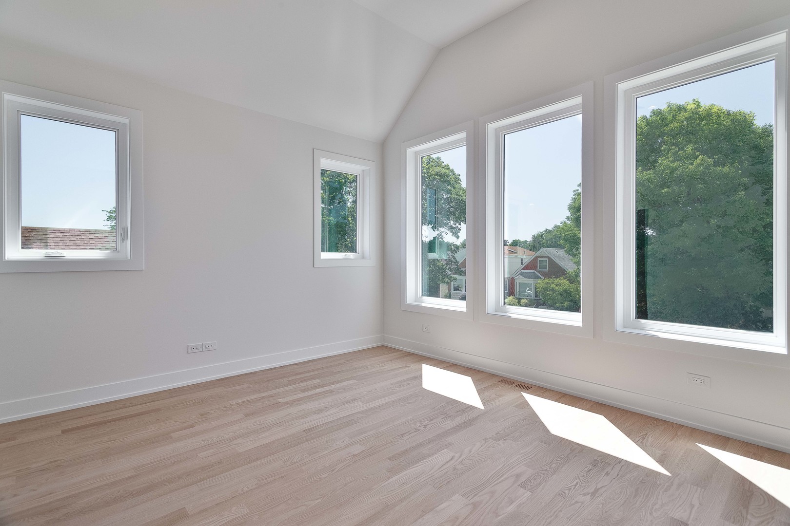 5355 N Melvina Avenue Property Photo 24